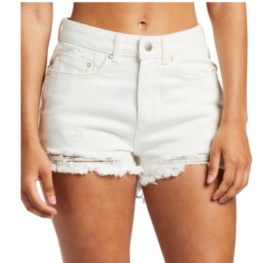 Roxy white distressed Jean Juniors shorts Size 5, NWT